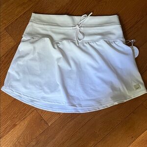 Vuori Women's Mini Skirt in White